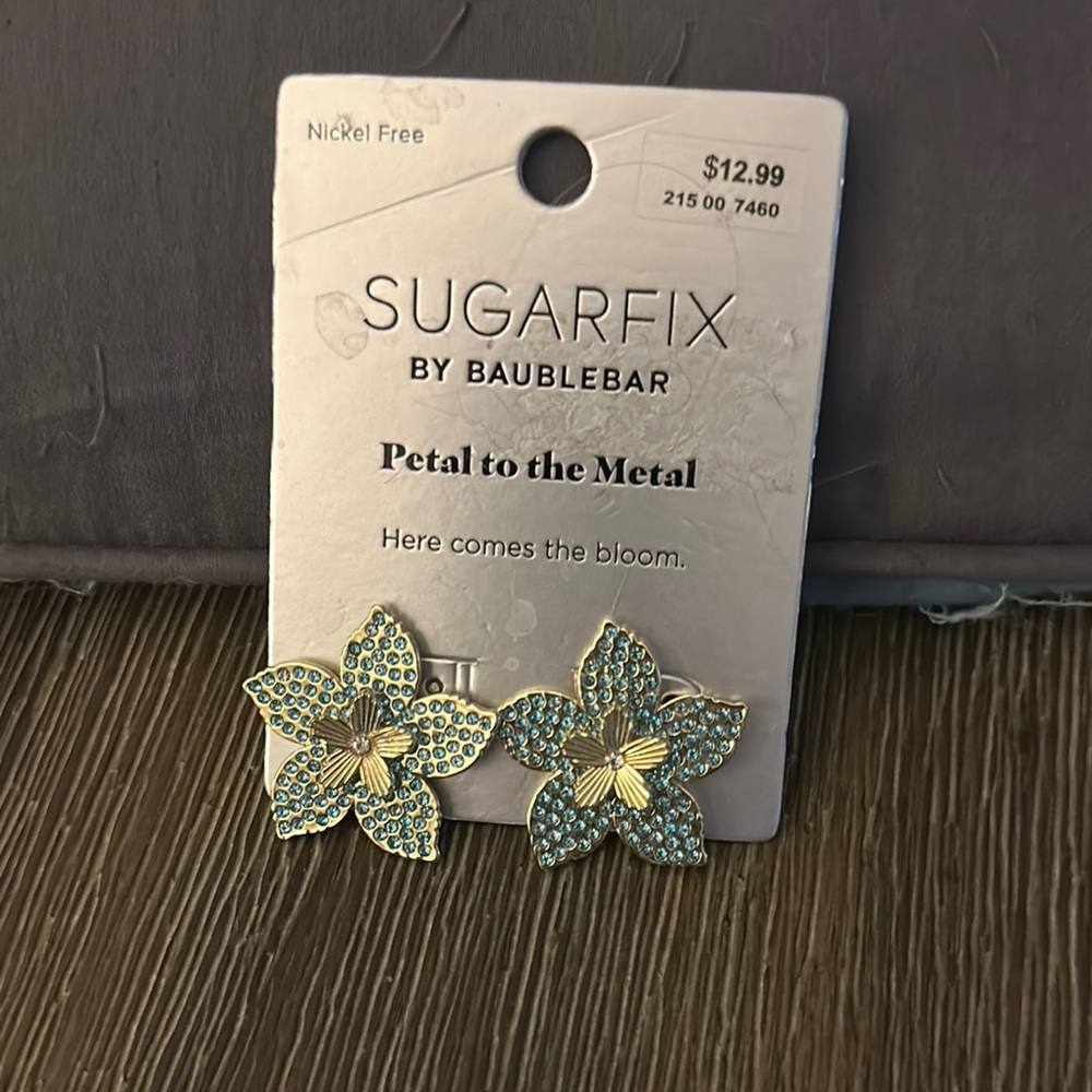 Sugar fix by Baublebar petal to the metal Flower Earrings